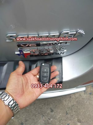 làm chìa khóa gập xe hyundai santafe