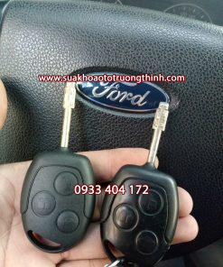 lam-chia-khoa-ford-transit-78