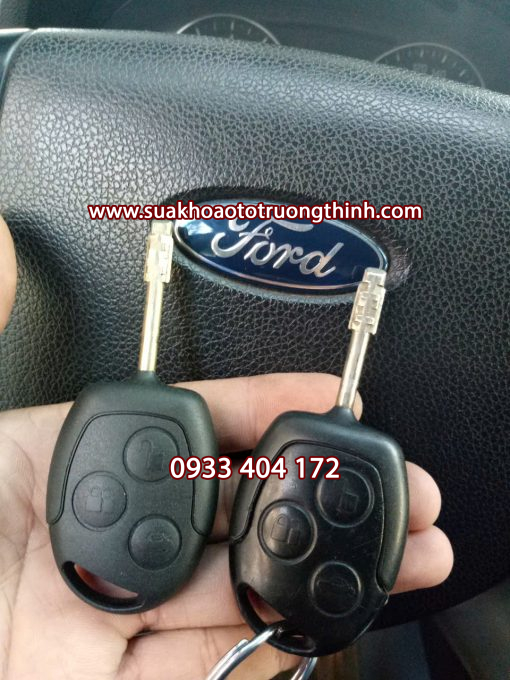 lam-chia-khoa-ford-transit-78