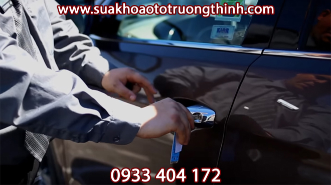Mở khóa xe hơi