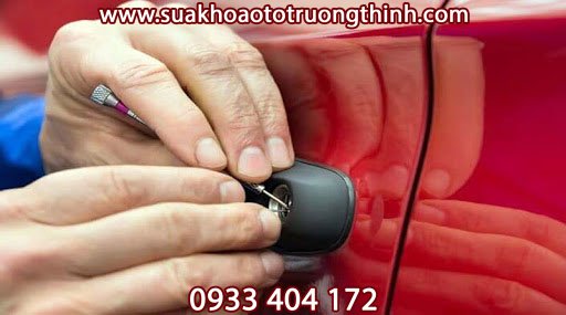 mở khóa xe ô tô