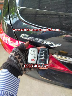 chìa khóa xe camry