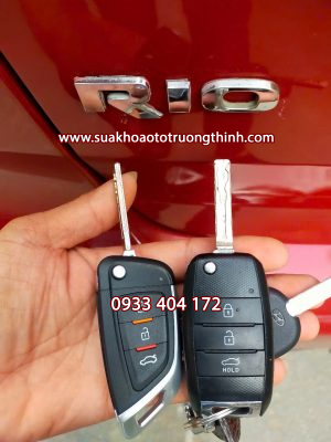 làm chìa khóa xe kia Rio ở tphcm