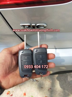 làm chìa khóa xe kia Rio chuyên nghiệp