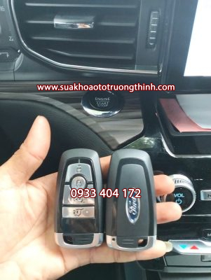 Làm chìa khóa smartkey xe ford Explorer - chìa khóa remote chuẩn mã iD giá rẻ