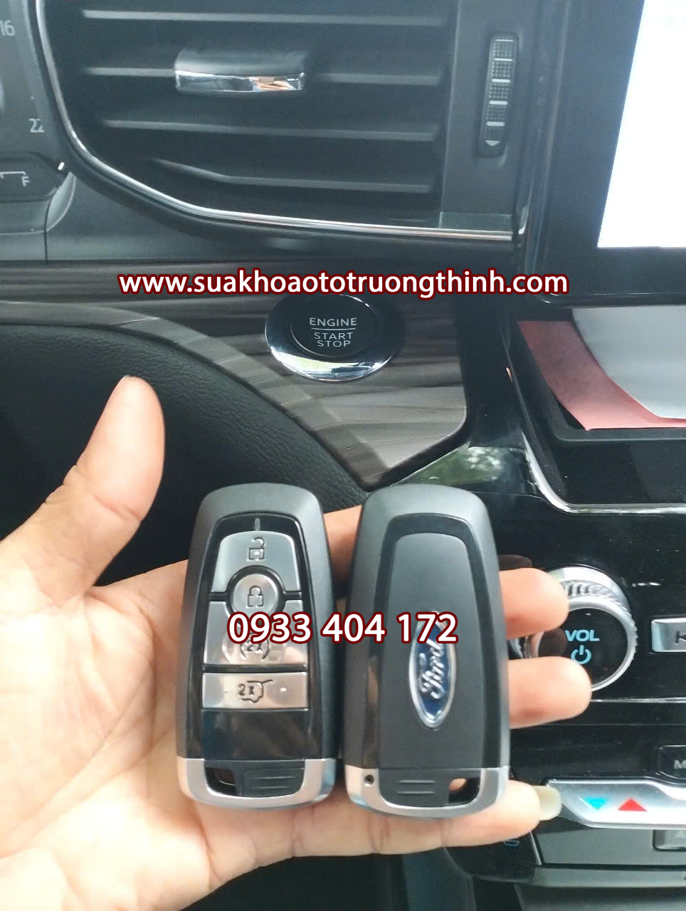 Làm chìa khóa smartkey xe ford Explorer - chìa khóa remote chuẩn mã iD giá rẻ