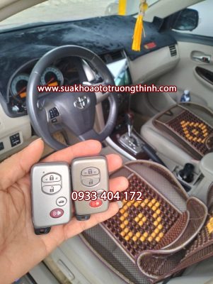 Làm chìa khóa xe corolla altis - chìa khóa smartkey xe altis giá rẻ nhận làm tận nơi .
